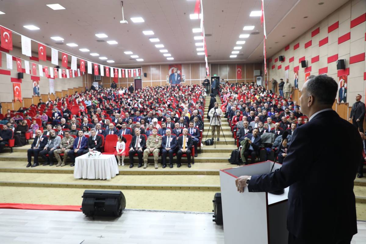Ağrı’da İstiklal Marşı’nın kabulü ve Mehmet Akif Ersoy anıldı