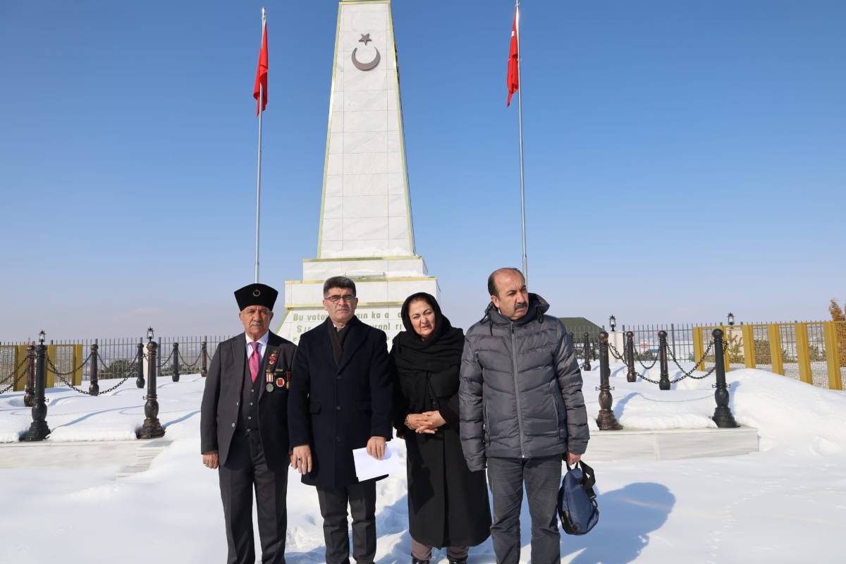 Ağrı’da bayram öncesi şehit kabirlerine vefa ziyareti