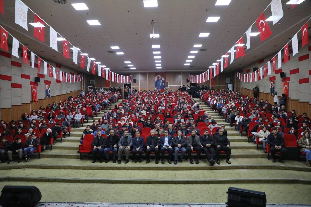 Ağrı’da öğrenciler Peygamberimizi anlattı