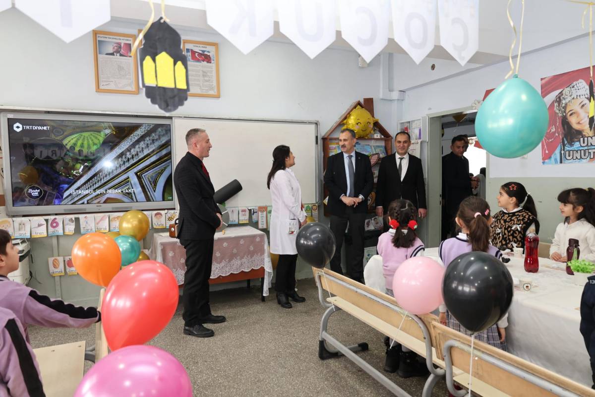 Ağrı Valisi Bozkurt, “Maarifin Kalbinde Ramazan” etkinliklerine katıldı