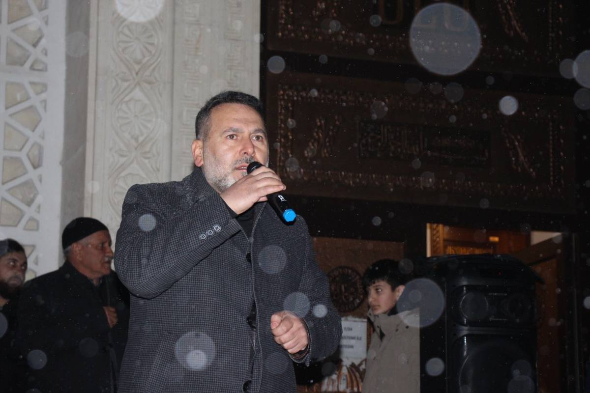 Ağrı’da teravih sonrası saldırılar protesto edildi