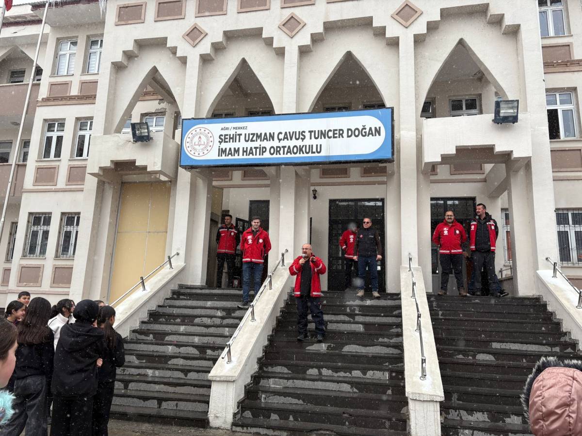 Ağrı’da okullarda “Çök-Kapan-Tutun” tatbikatı