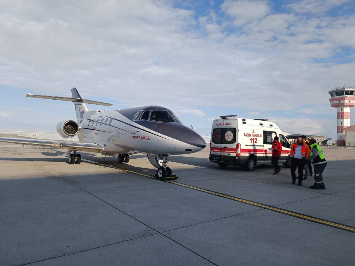 30 günlük bebek uçak ambulansla Ankara’ya sevk edildi