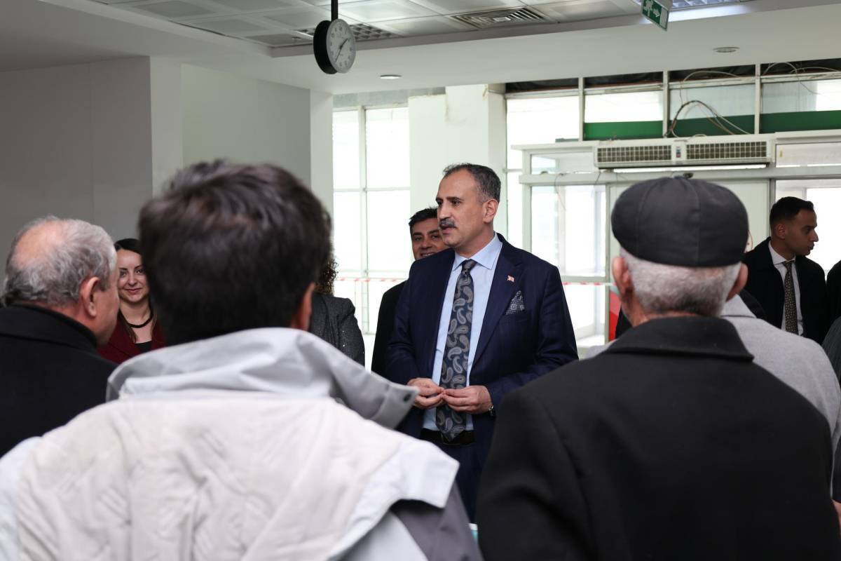 Vali Bozkurt'tan Sağlık Çalışanlarına Bayram Ziyareti