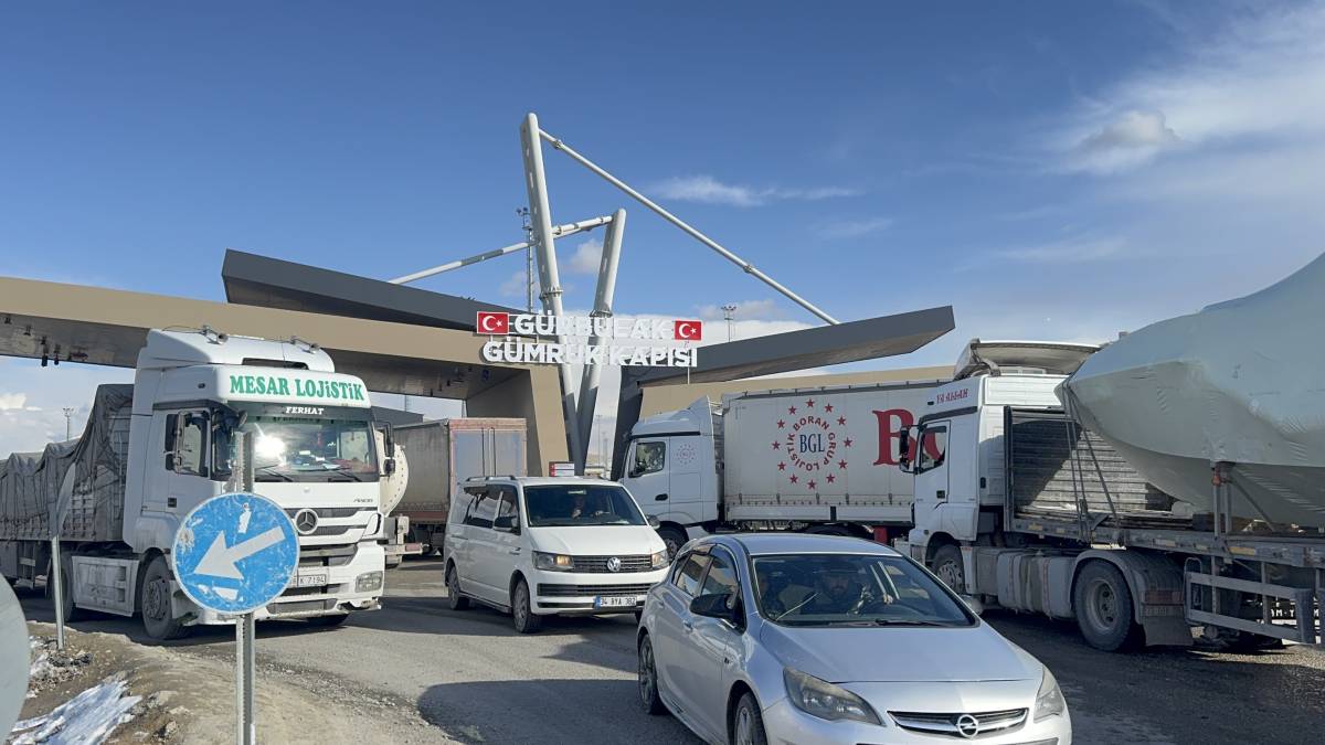 Ağrı’dan İran’a ticari geçişler güvenli ve düzenli şekilde sürüyor