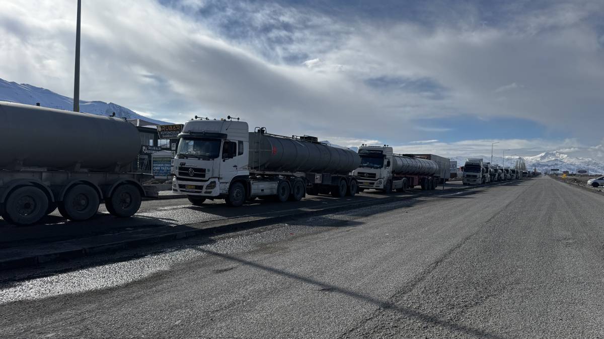 Ağrı’dan İran’a ticari geçişler güvenli ve düzenli şekilde sürüyor