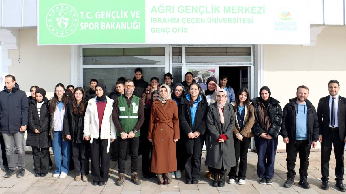 Ağrı’da Gençler Bilim Kafe’de Bağımlılığa Karşı Bilgilendirildi