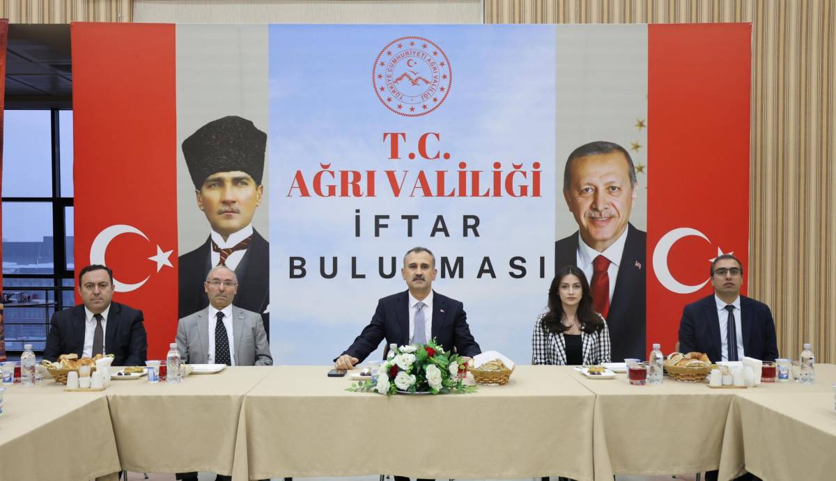Vali Bozkurt basınla iftar sofrasında bir araya geldi