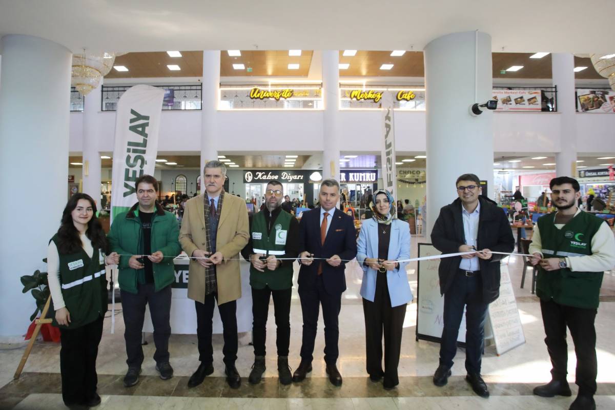 Danışanların hazırladığı eserler AİÇÜ’de sergilendi