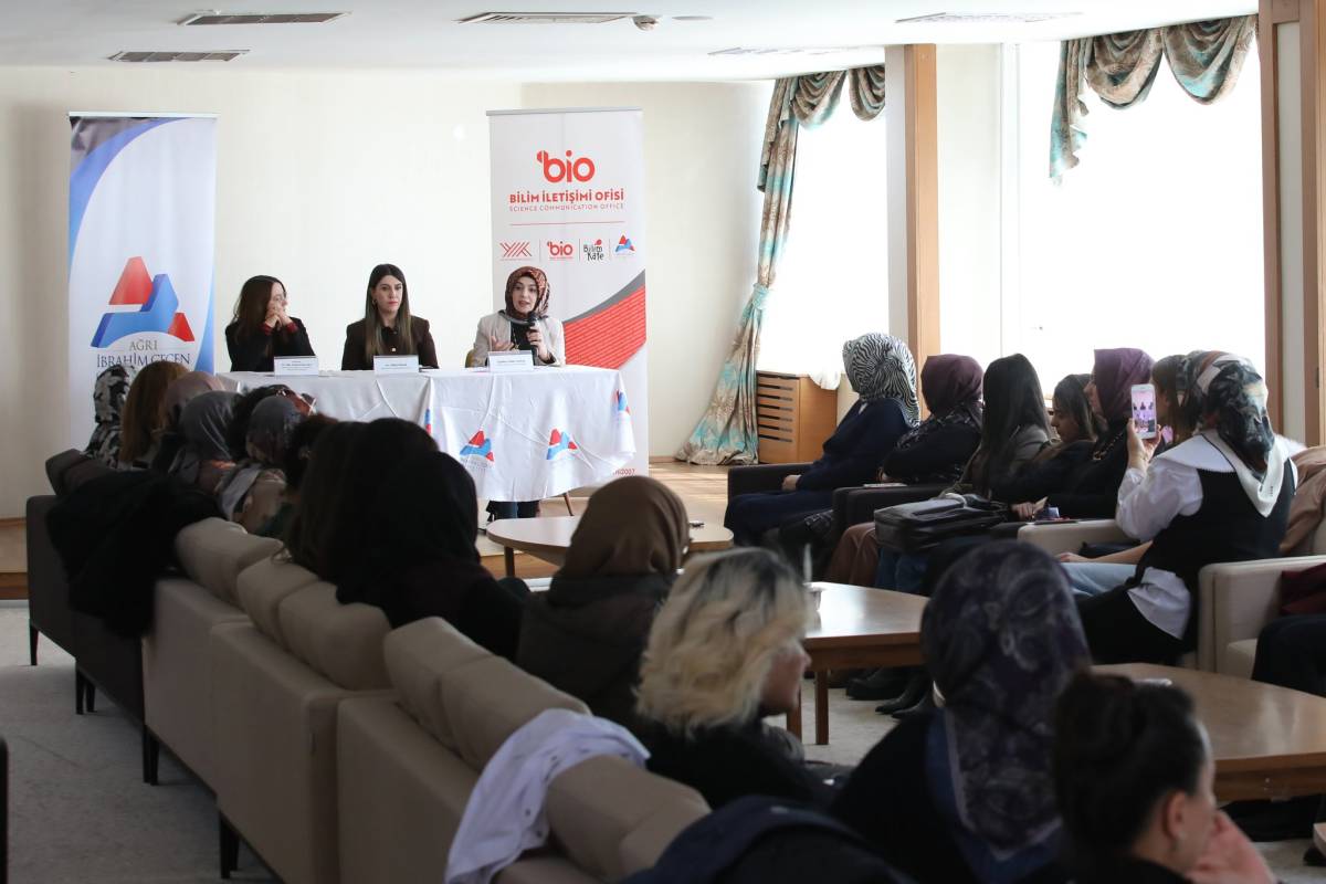 Bilim Kafe’de “Ağrı’da Kadın Olmak” konusu ele alındı