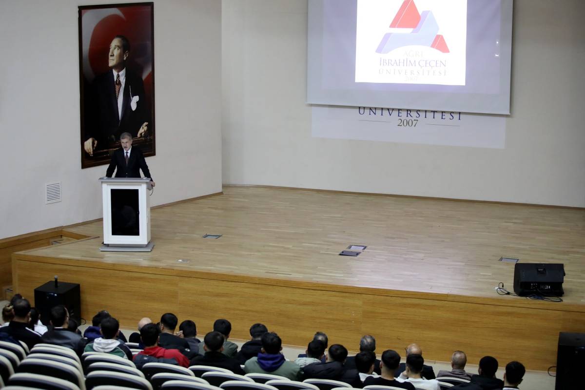 AİÇÜ’de Spor Başarısı Taçlandırıldı