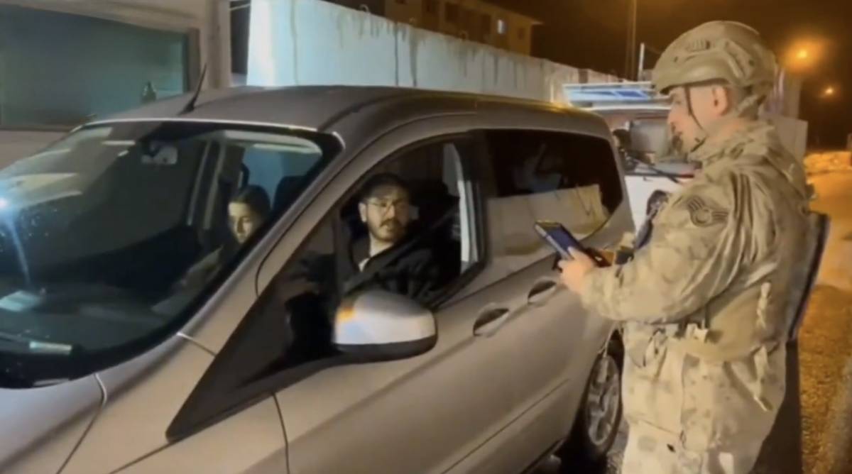 Ağrı’da karla mücadele çalışmaları aralıksız sürüyor