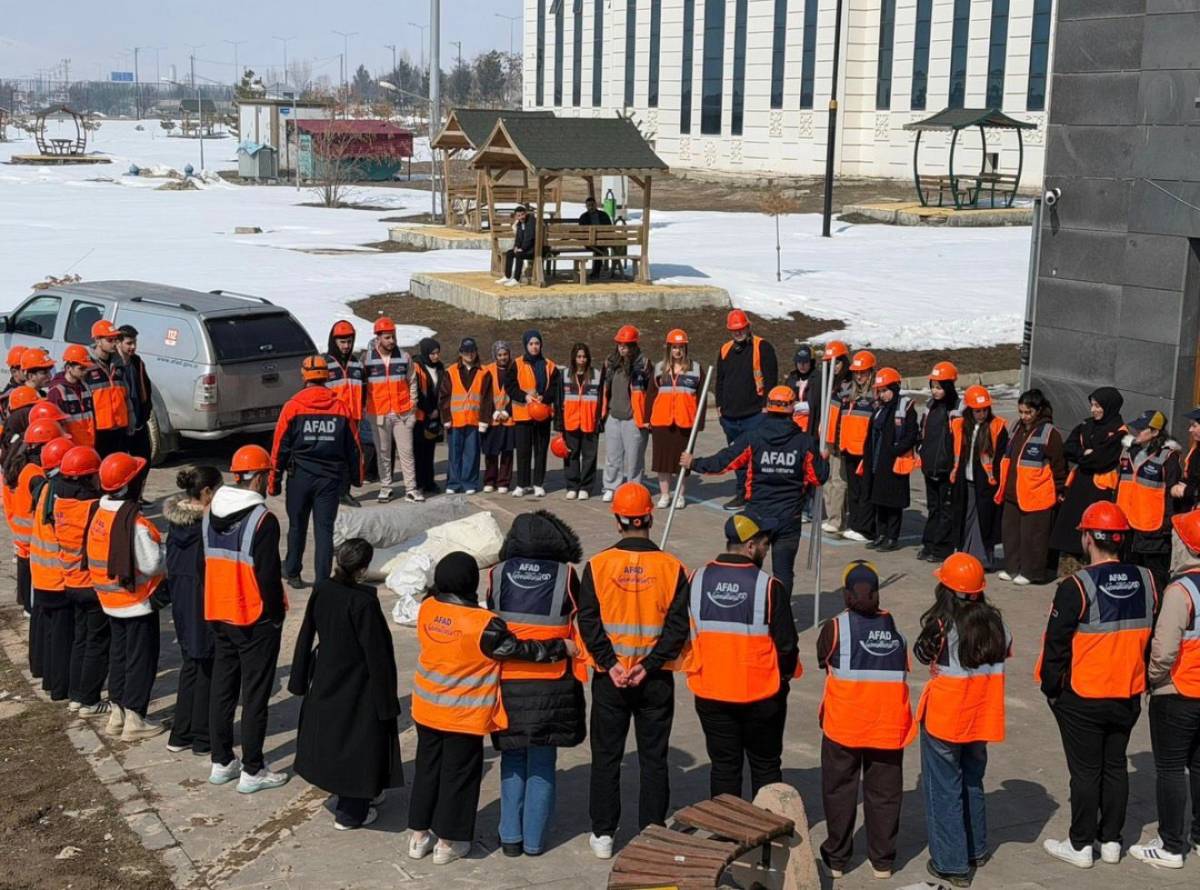 Ağrı’da öğrencilere “Destek AFAD Gönüllüsü” eğitimi verildi