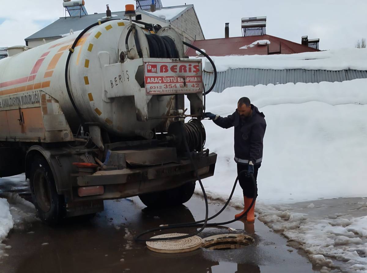 Ağrı’da kar ve yağmur yağışı sonrası ekipler harekete geçti