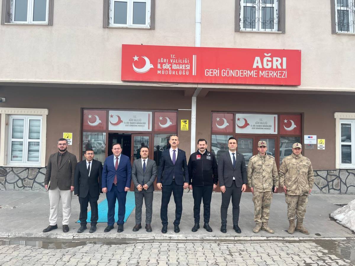 Vali Bozkurt Geri Gönderme Merkezi’nde incelemelerde bulundu