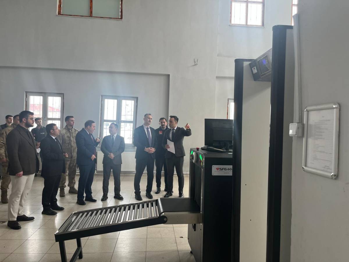 Vali Bozkurt Geri Gönderme Merkezi’nde incelemelerde bulundu