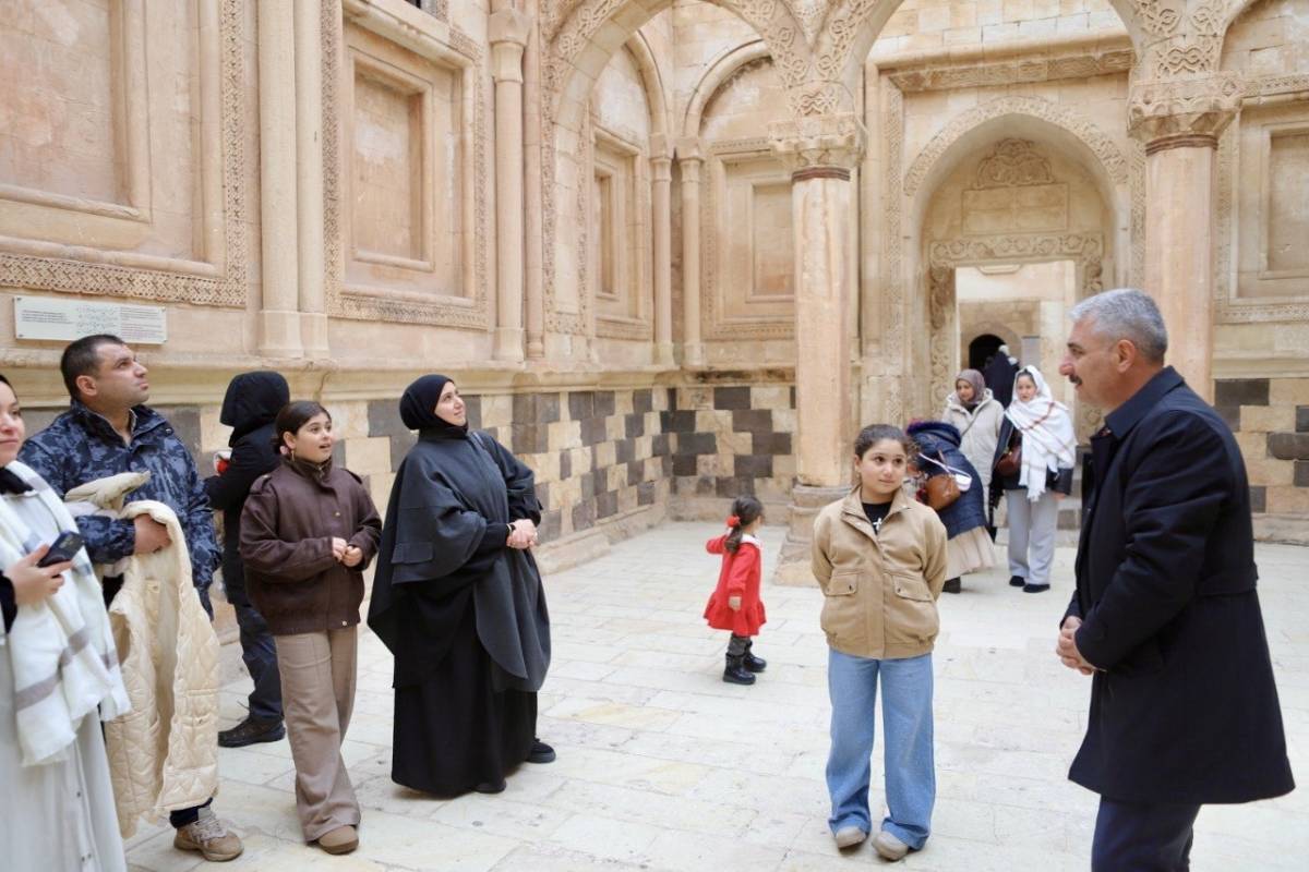 Ağrı İshak Paşa Sarayı 3 günde 5 bini aşkın ziyaretçi ağırladı