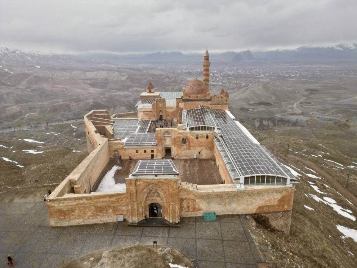 Ağrı İshak Paşa Sarayı 3 günde 5 bini aşkın ziyaretçi ağırladı