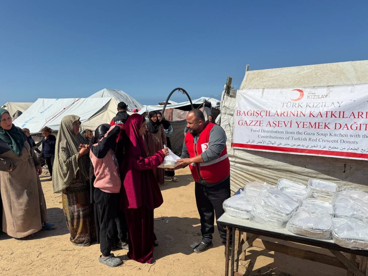 Ağrılı öğrencilerden Gazze’ye Ramazan yardımı