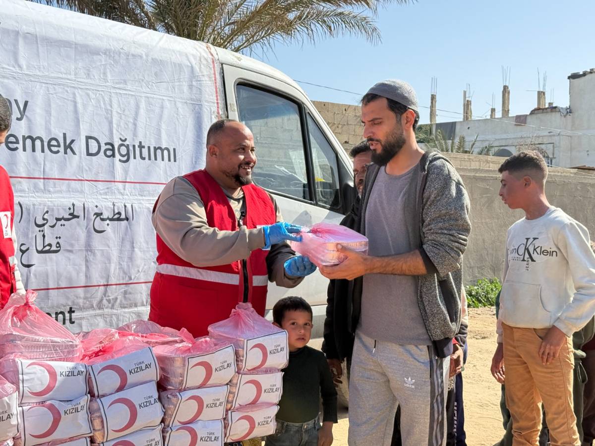 Ağrılı öğrencilerden Gazze’ye Ramazan yardımı