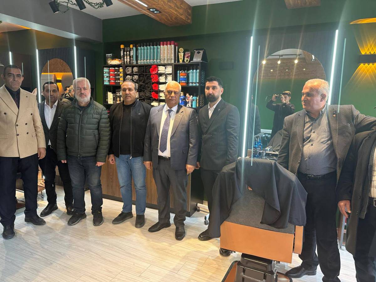 Erciş’te Ticaret Odası Başkanı İzgi'nin Katılımıyla Yeni İş Yeri Açıldı