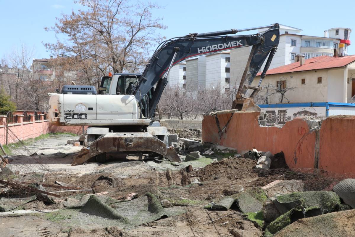 Erciş Eski Peynirciler Çarşısı’nda Yeni Yol Açıldı