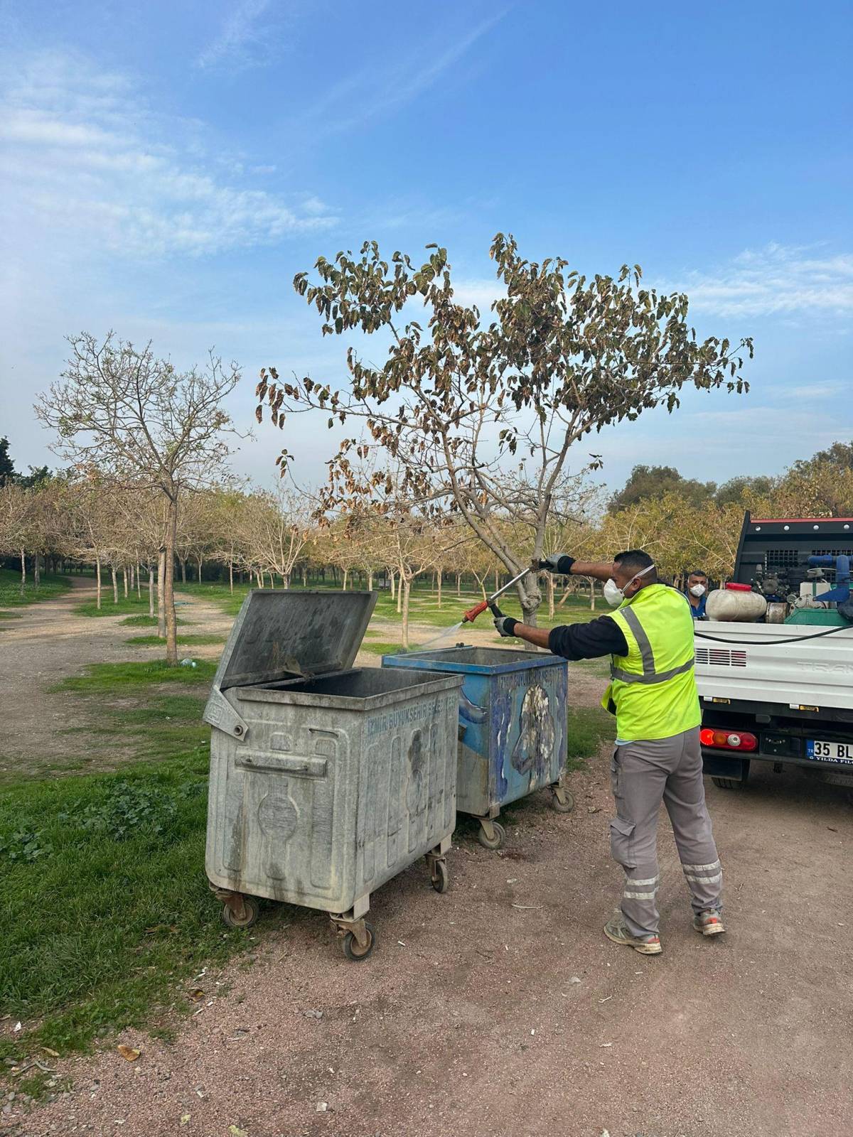Erciş’te Yaz Öncesi İlaçlama Atağı: Van Gölü Kıyıları Mercek Altında