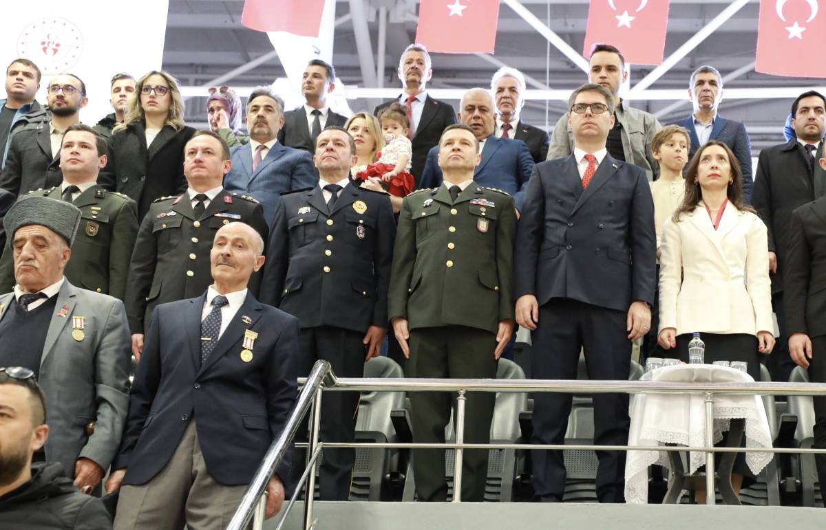 Erciş’te 23 Nisan Coşkusu Renkli Görüntülere Sahne Oldu