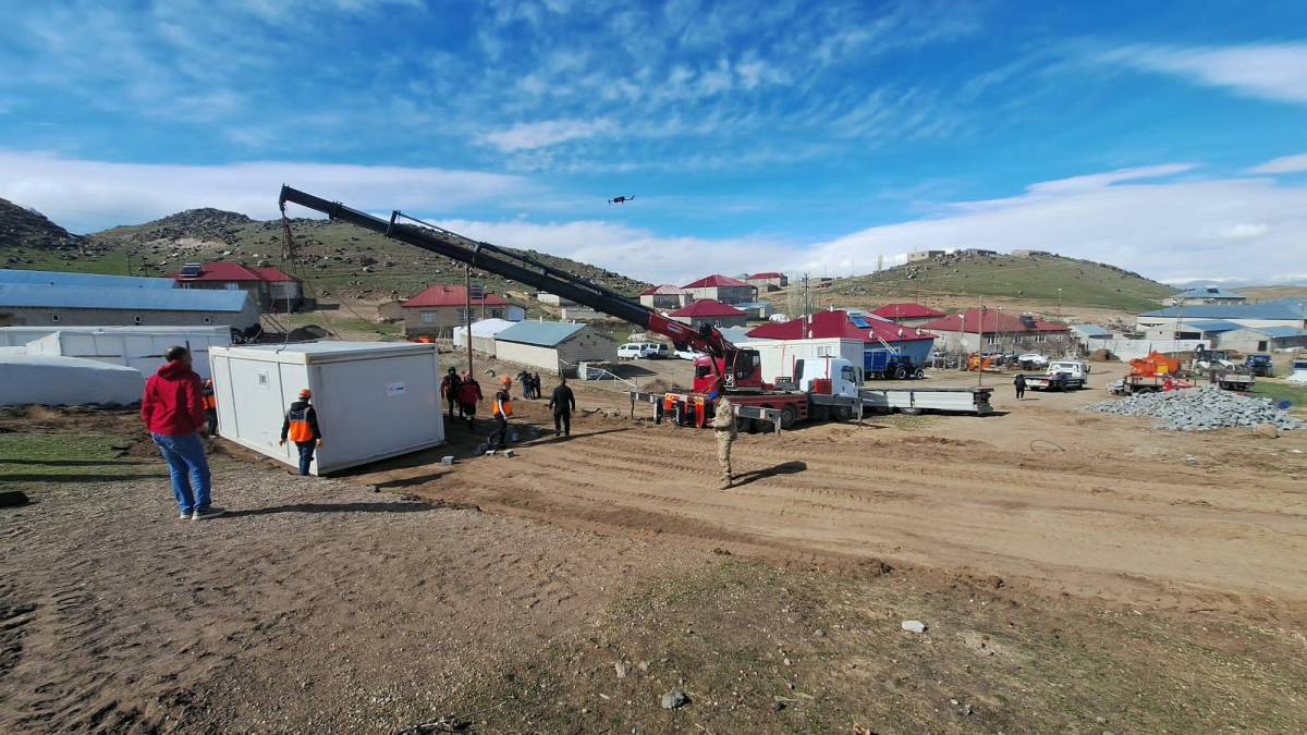 Patnos’ta Konteyner Kurulumu Başladı