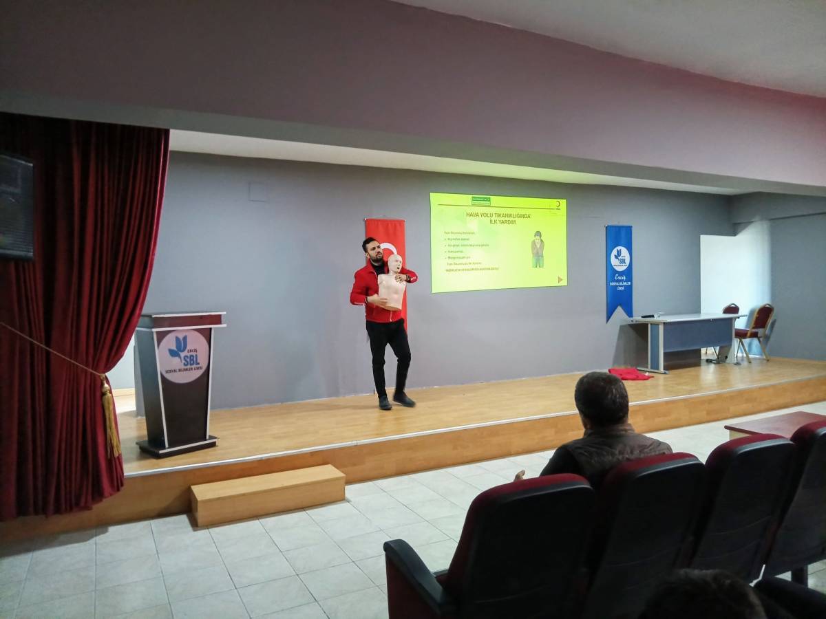 Erciş’te “İlk Yardım Öğren, Hayat Kurtar” Semineri
