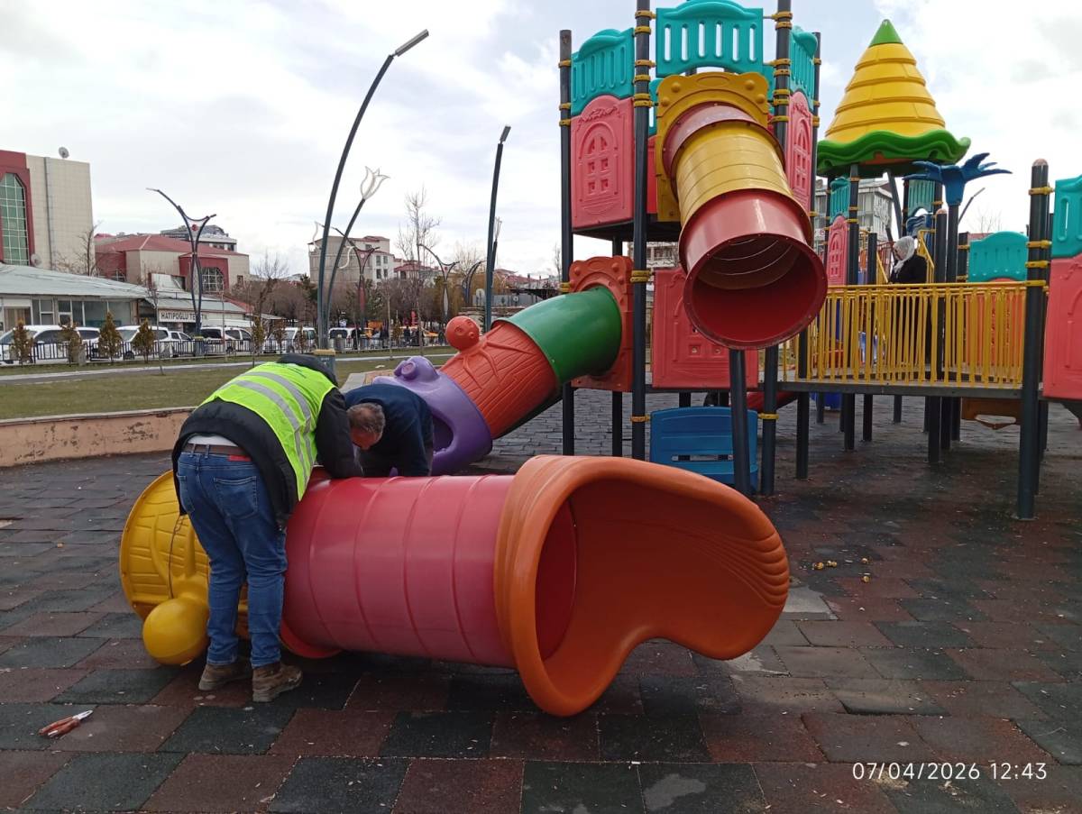 Erciş’te Çocuk Oyun Grupları Yenileniyor