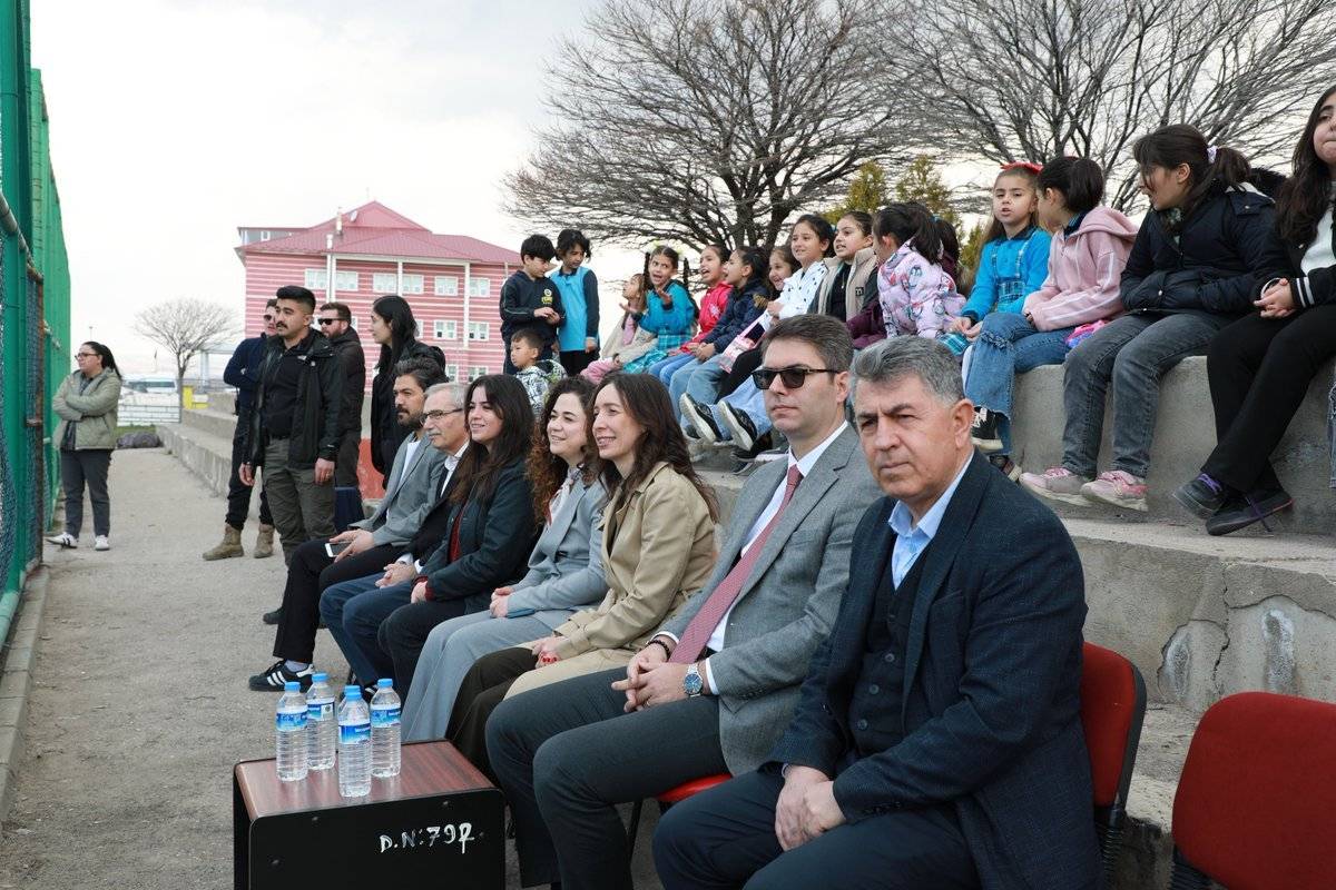 Erciş’te Okullar Arası Futbol Turnuvasına Yoğun İlgi