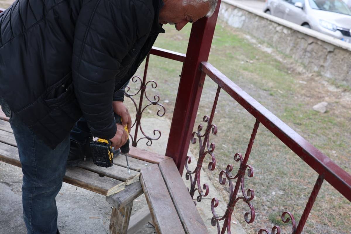 Ağrı’da yeşil alanlarda Bahar mesaisi başladı