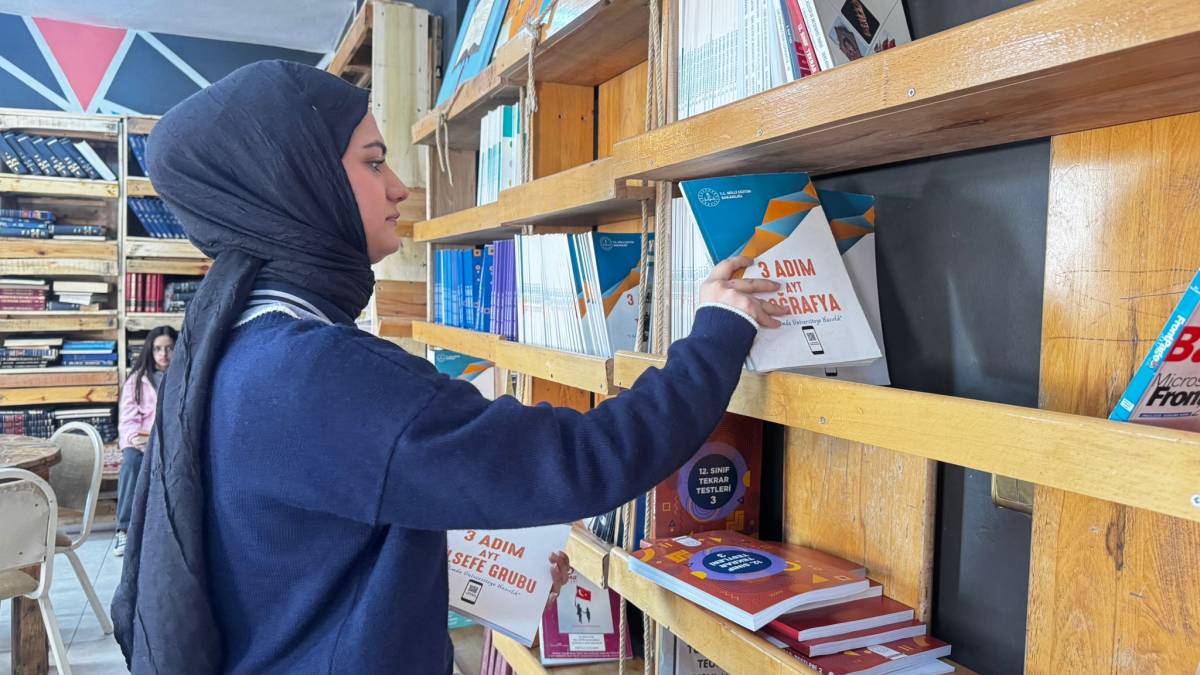 Ağrı'da Atık Malzemelerden Kütüphane Kuruldu (Videolu Haber)