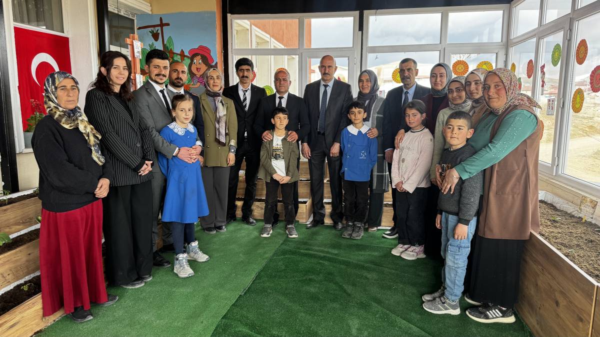 Ağrı’da öğrenciler “Tarım Sınıfı” ile üretimi öğreniyor