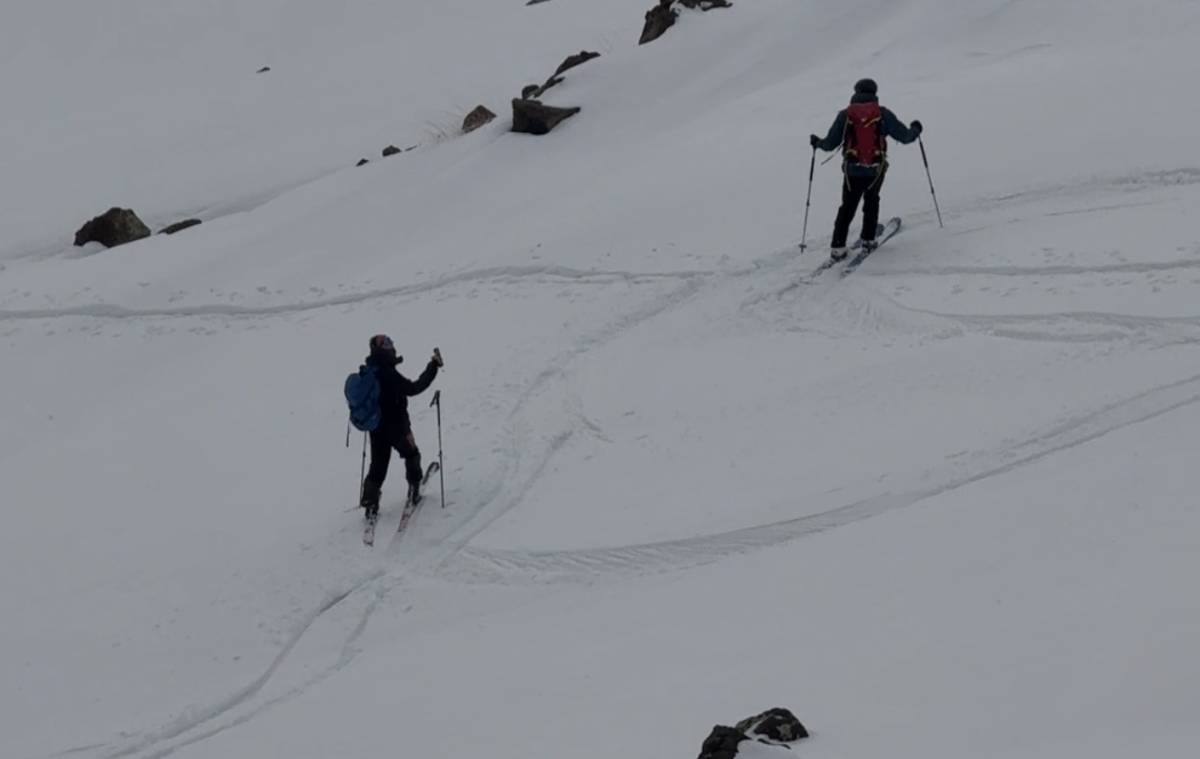İtalyan turistler Ağrı Dağı zirvesinde kayak yaptı