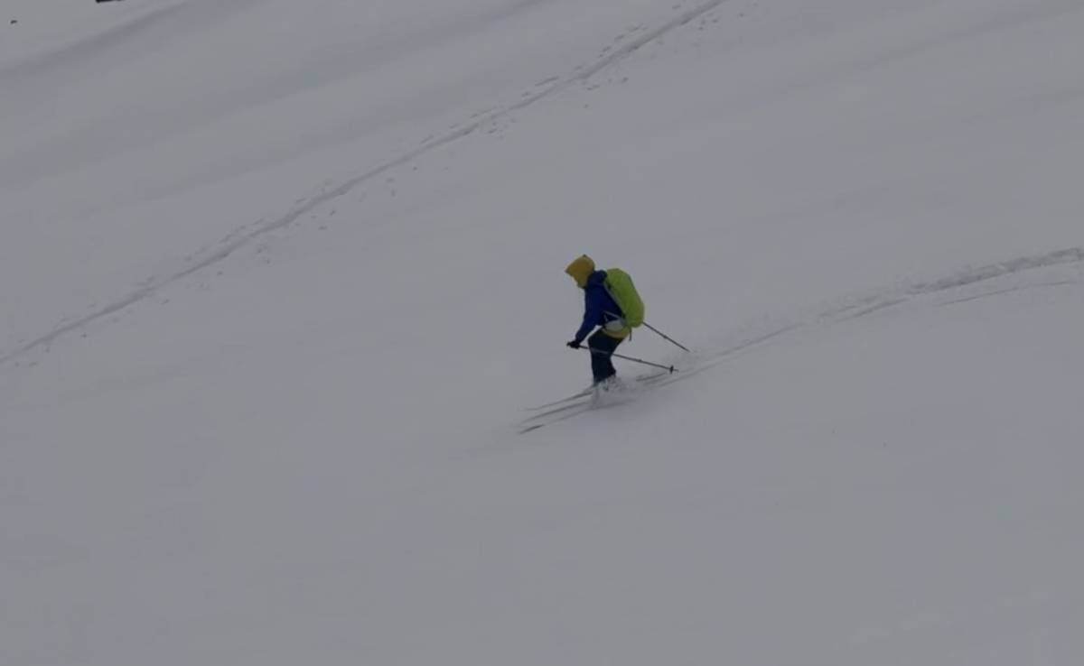 İtalyan turistler Ağrı Dağı zirvesinde kayak yaptı