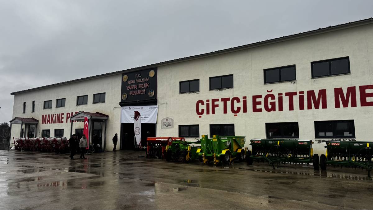 Ağrı’da 440 üreticiye 44 ton sertifikalı yonca tohumu dağıtıldı