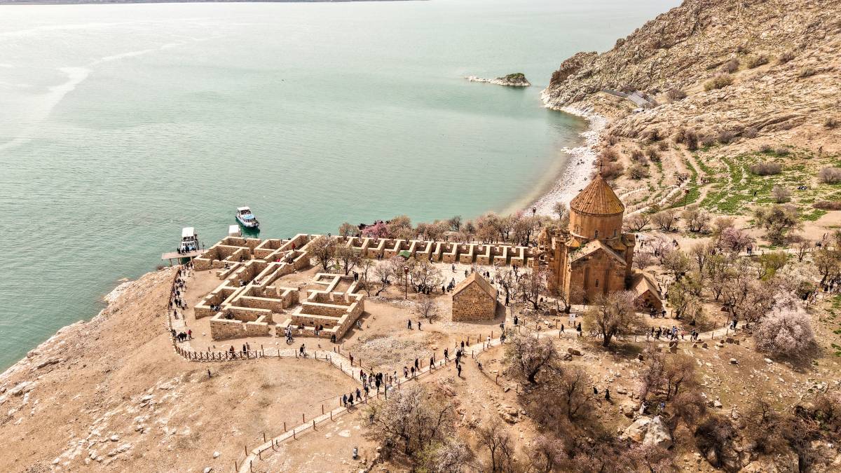 Akdarmar Adası'nda Renk Cümbüşü