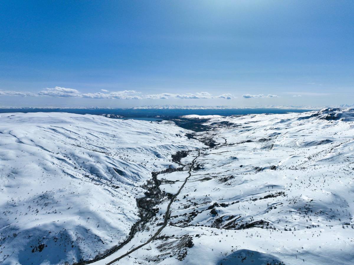 Ağrı’da yüksek rakımda zorlu karla mücadele çalışması