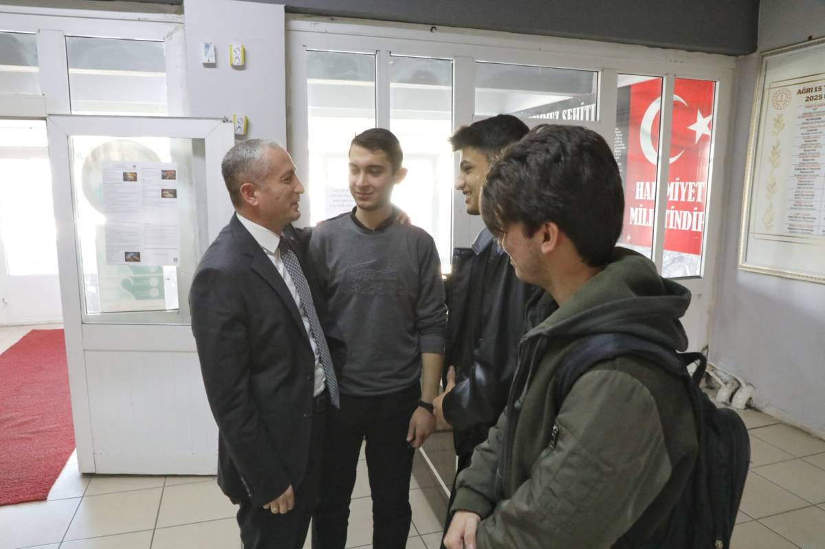 Ağrı Milli Eğitim Müdürü Kökrek’ten YKS’ye hazırlanan öğrencilere tavsiyeler