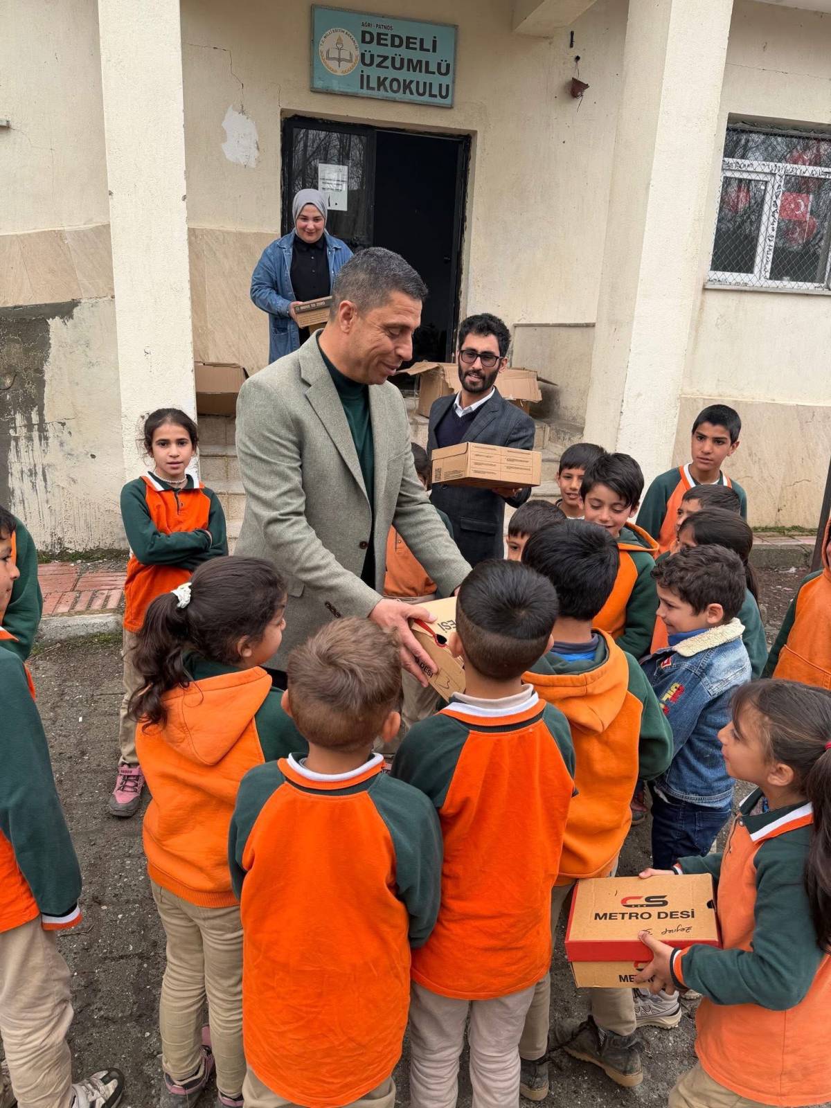 Dedeli Belediye başkanı Veysi Durak Üzümlü İlkokulu Öğrencileri İle Bir Araya geldi