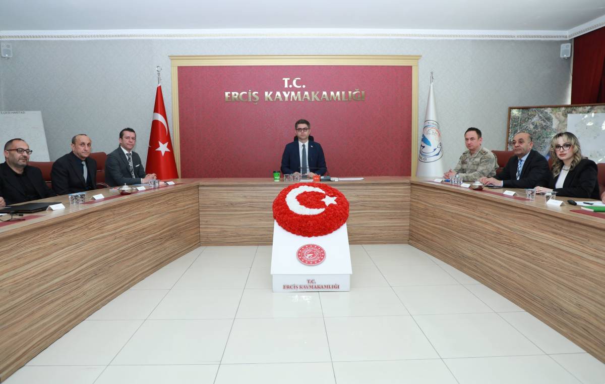 Erciş’te Sokak Hayvanları İçin Değerlendirme Toplantısı Yapıldı