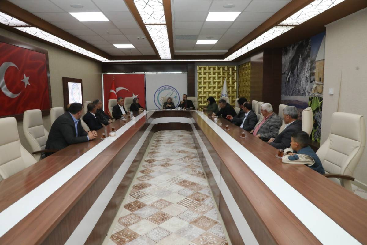 Erciş Belediyesi Muhtarlarla Mahalle Sorunlarını Görüştü