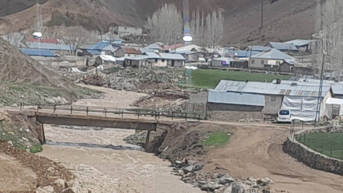 Erciş’te Heyelan ve Sel Riski: Taşkapı(Şor) Mahallesi Sakinleri Tedirgin