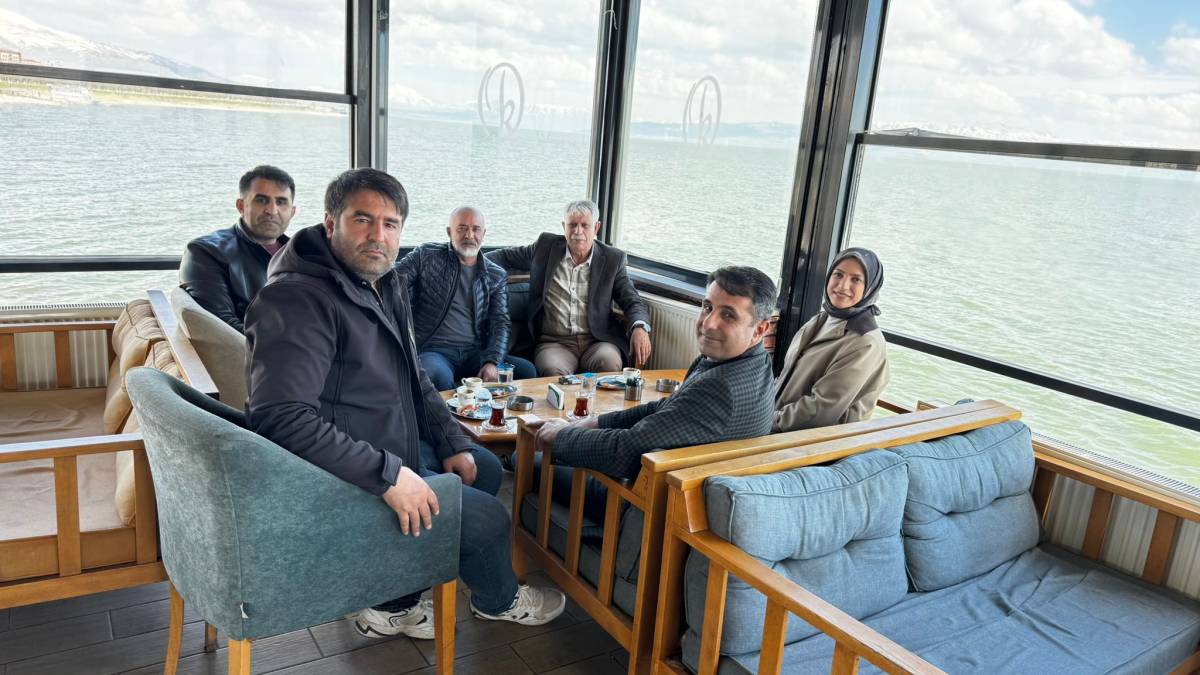 Ağrı ve Vanlı gazeteciler Erciş’te buluştu
