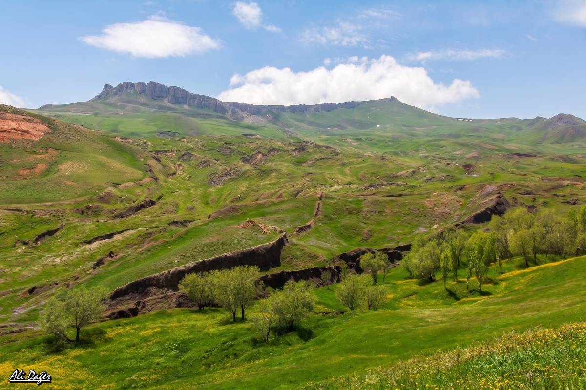 NUH’UN GEMİSİ: TARİH, İNANÇ VE EFSANE ARASINDA